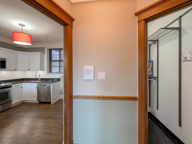 1940 W Berenice Avenue 2, Chicago, IL 60613