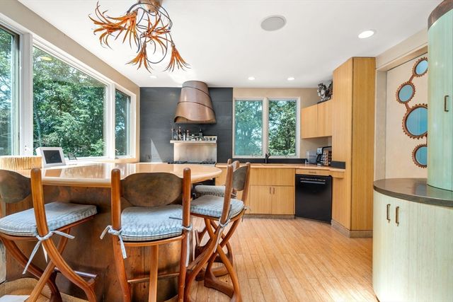 108 Codman Rd, Brookline, MA 02445