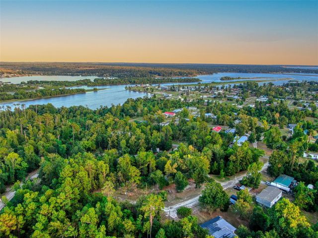 184 Willow Drive, Onalaska, TX 77360