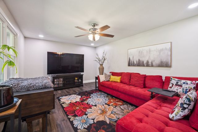 129 Dylark Dr, Waverly, TN 37185