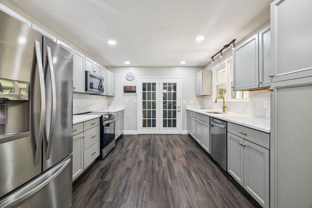 129 Dylark Dr, Waverly, TN 37185