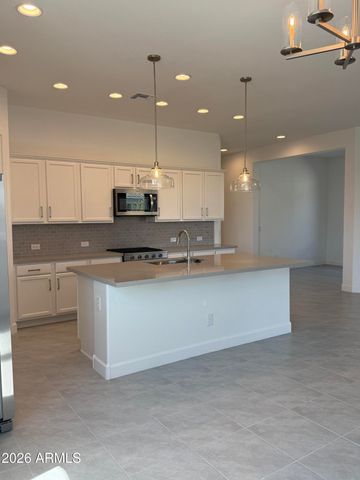 2921 E MISSION Lane, San Tan Valley, AZ 85140