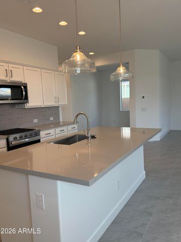 2921 E MISSION Lane, San Tan Valley, AZ 85140