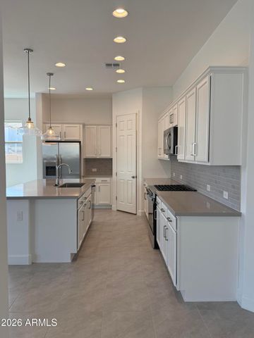 2921 E MISSION Lane, San Tan Valley, AZ 85140