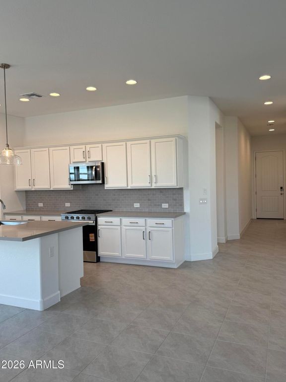 2921 E MISSION Lane, San Tan Valley, AZ 85140