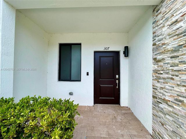 307 NE 208th Ter, Miami, FL 33179
