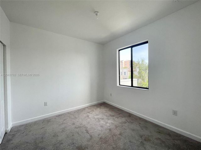 307 NE 208th Ter, Miami, FL 33179