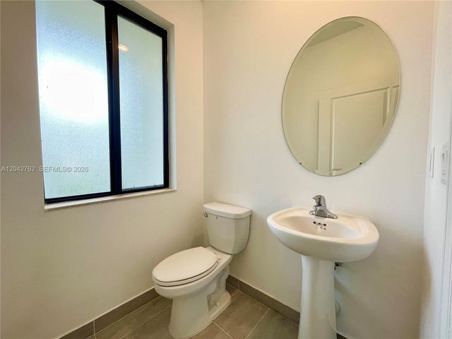 307 NE 208th Ter, Miami, FL 33179