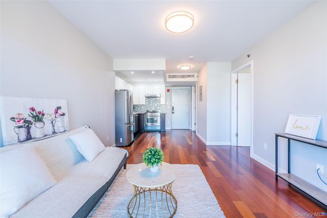 14238 37th Avenue 6H, Flushing, NY 11354