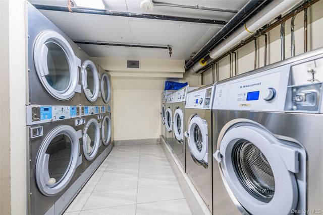 14238 37th Avenue 6H, Flushing, NY 11354