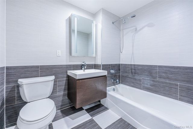 14238 37th Avenue 6H, Flushing, NY 11354