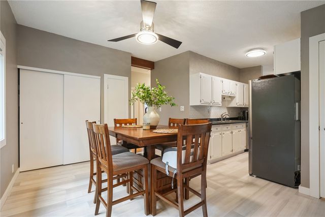 4233 Pineview Drive NE, Cedar Rapids, IA 52402