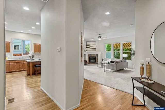 980 Troon St NW, Albany, OR 97321