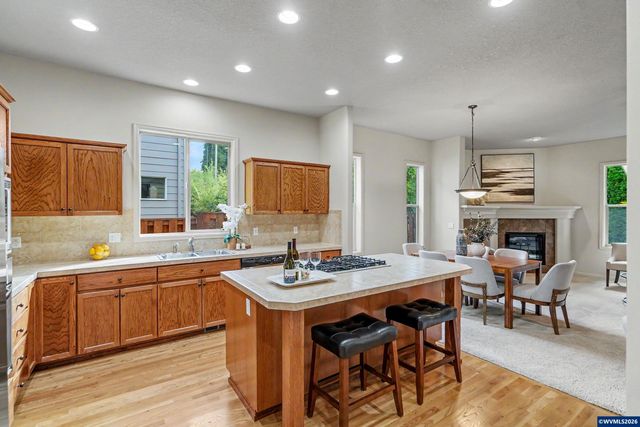 980 Troon St NW, Albany, OR 97321