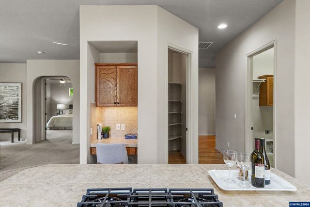 980 Troon St NW, Albany, OR 97321