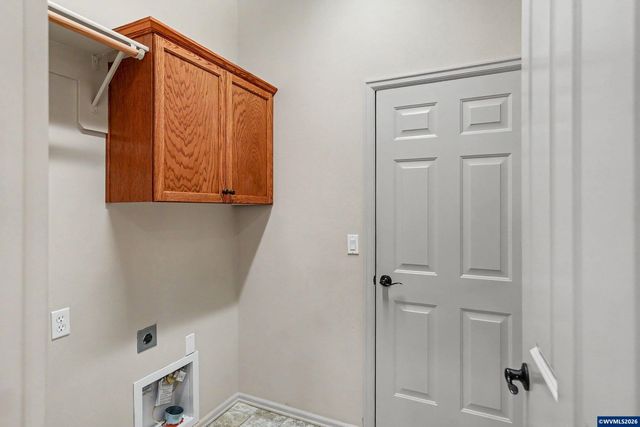 980 Troon St NW, Albany, OR 97321
