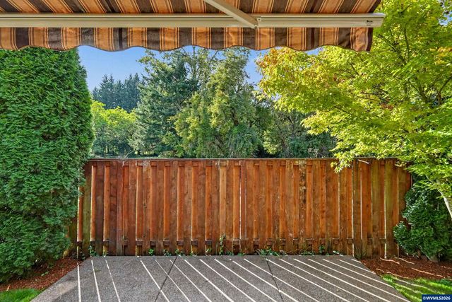 980 Troon St NW, Albany, OR 97321