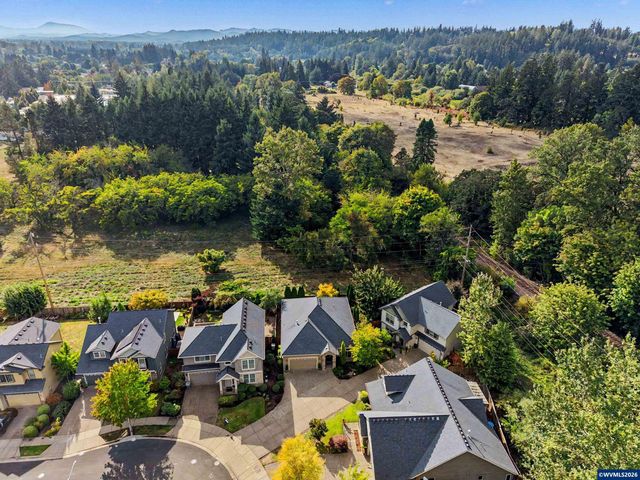 980 Troon St NW, Albany, OR 97321