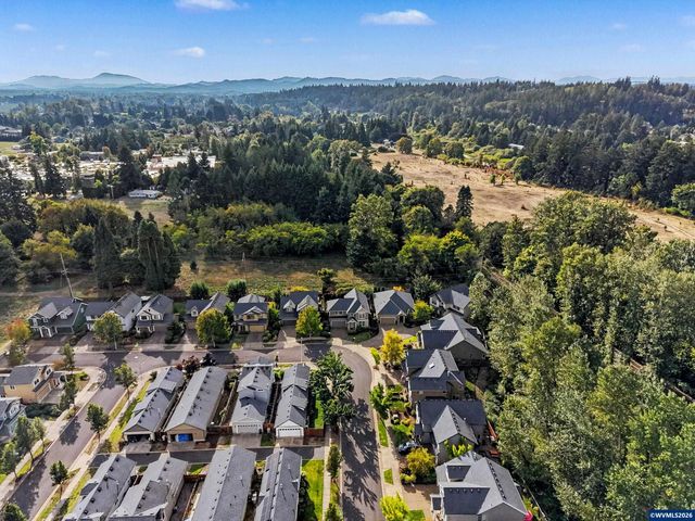 980 Troon St NW, Albany, OR 97321