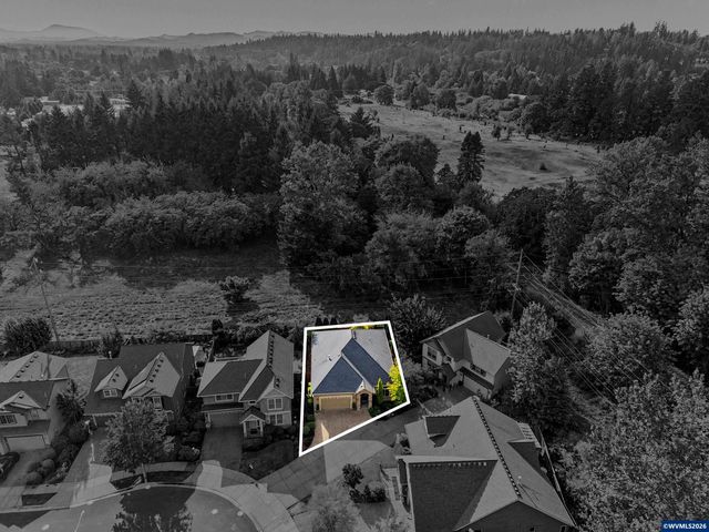 980 Troon St NW, Albany, OR 97321