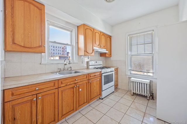 2109 Avenue R, Brooklyn, NY 11229