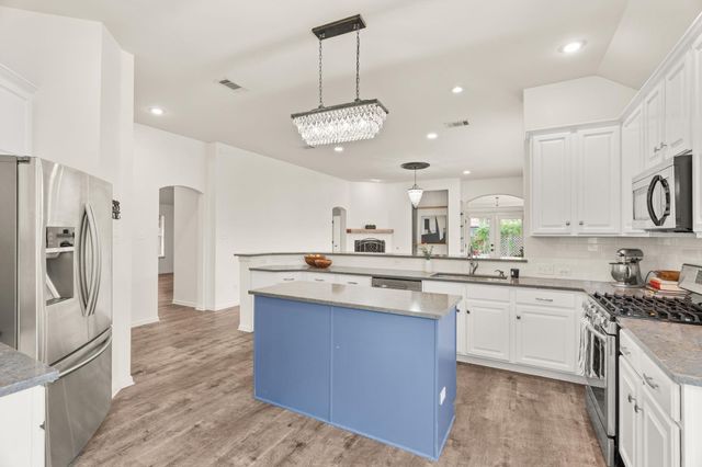 6409 Salcon Cliff DR, Austin, TX 78749