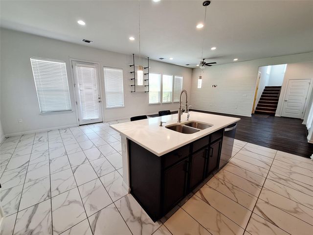 7800 Hillock TER, Austin, TX 78744