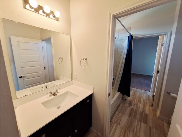7800 Hillock TER, Austin, TX 78744
