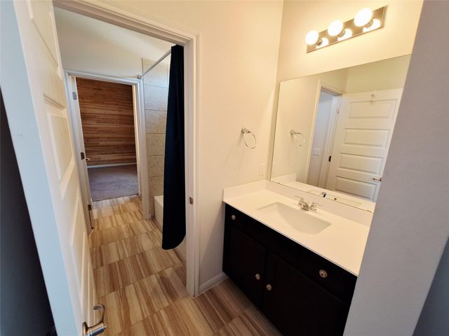 7800 Hillock TER, Austin, TX 78744