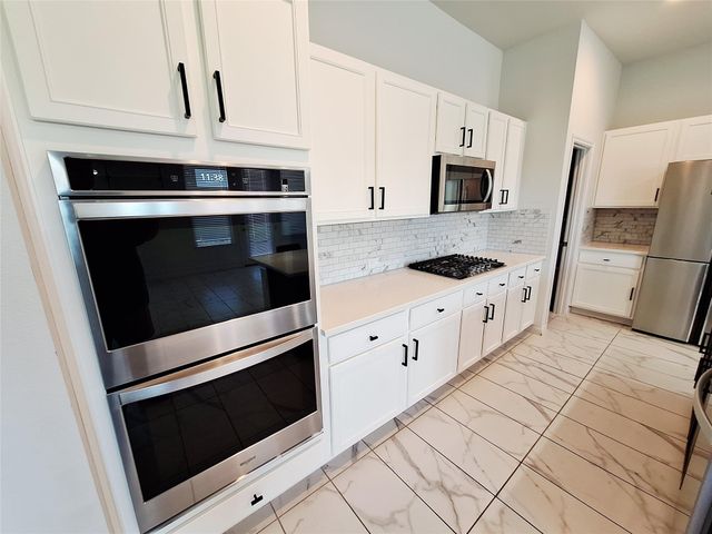 7800 Hillock TER, Austin, TX 78744