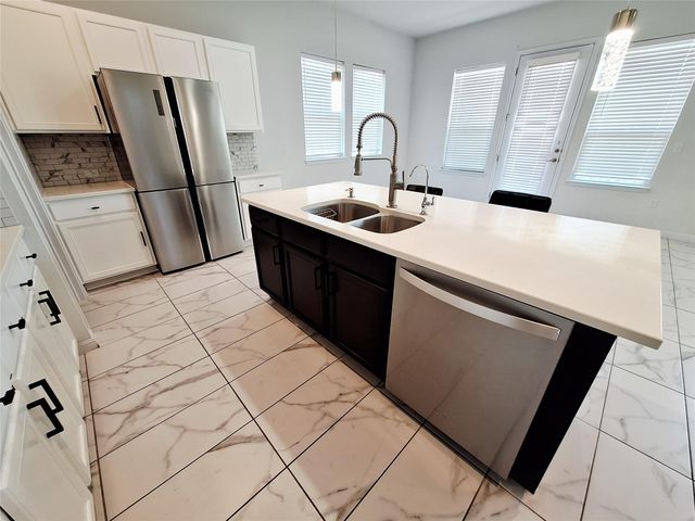 7800 Hillock TER, Austin, TX 78744