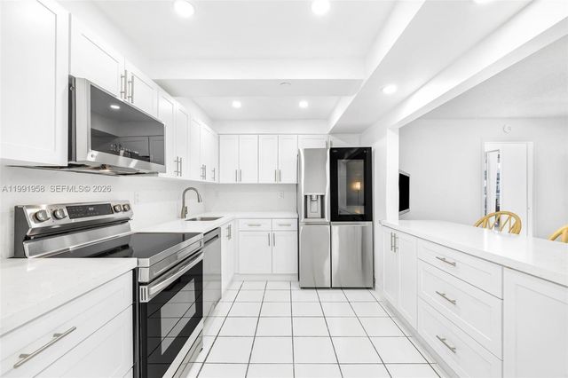 2401 Collins Ave 1906, Miami Beach, FL 33140