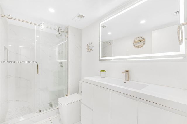 2401 Collins Ave 1906, Miami Beach, FL 33140