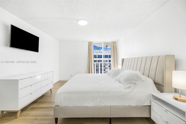 2401 Collins Ave 1906, Miami Beach, FL 33140