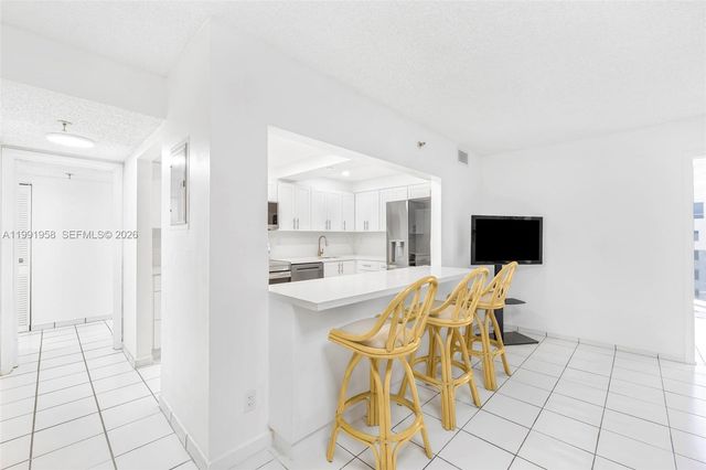 2401 Collins Ave 1906, Miami Beach, FL 33140