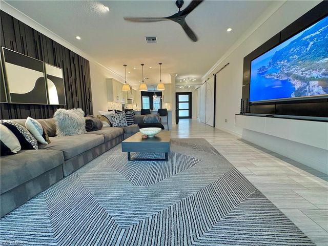 4231 Siderno CT, Naples, FL 34119