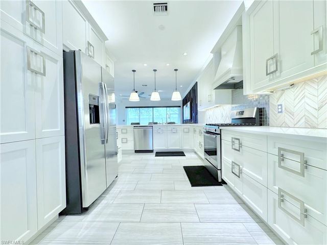 4231 Siderno CT, Naples, FL 34119