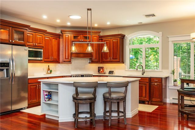 1 Victoria Drive, Smithfield, RI 02917