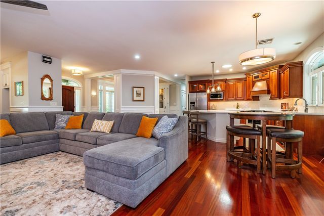 1 Victoria Drive, Smithfield, RI 02917