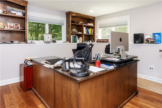 1 Victoria Drive, Smithfield, RI 02917