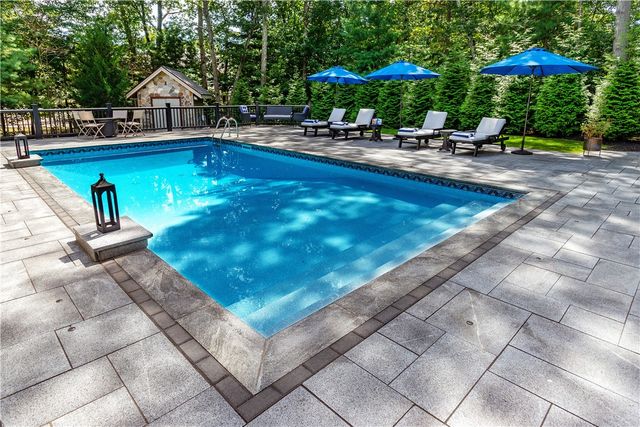 1 Victoria Drive, Smithfield, RI 02917