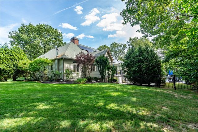 1 Victoria Drive, Smithfield, RI 02917