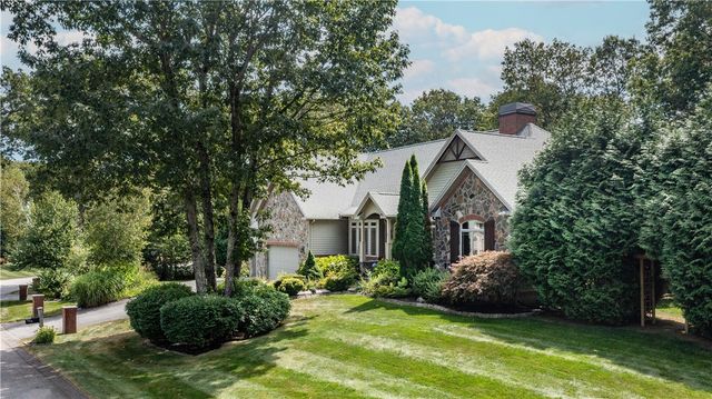 1 Victoria Drive, Smithfield, RI 02917