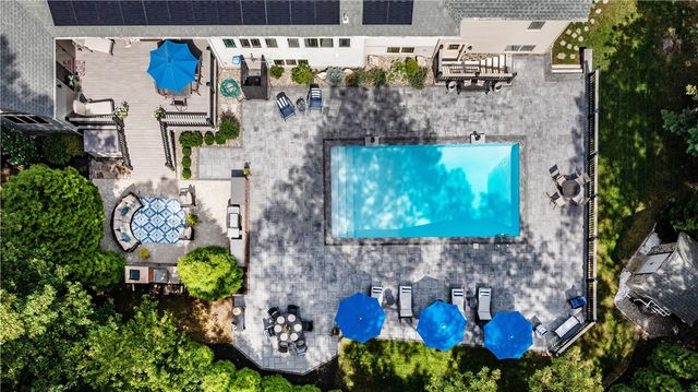 1 Victoria Drive, Smithfield, RI 02917