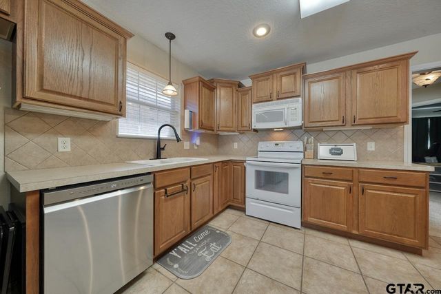 1803 Park Place, Mineola, TX 75773