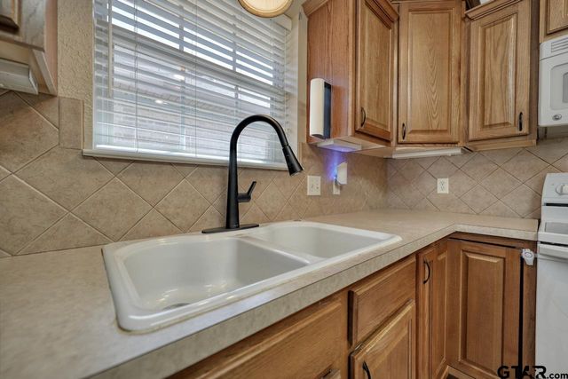 1803 Park Place, Mineola, TX 75773