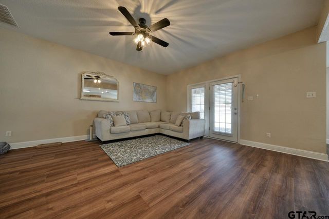 1803 Park Place, Mineola, TX 75773