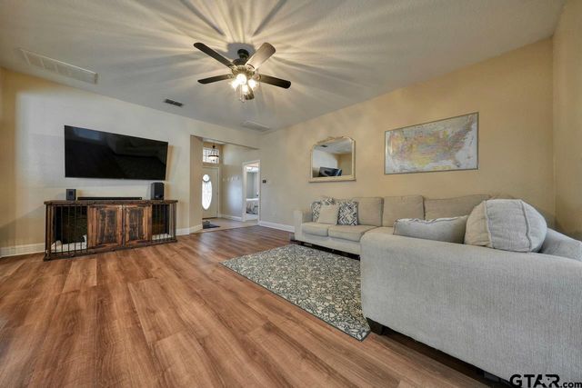 1803 Park Place, Mineola, TX 75773