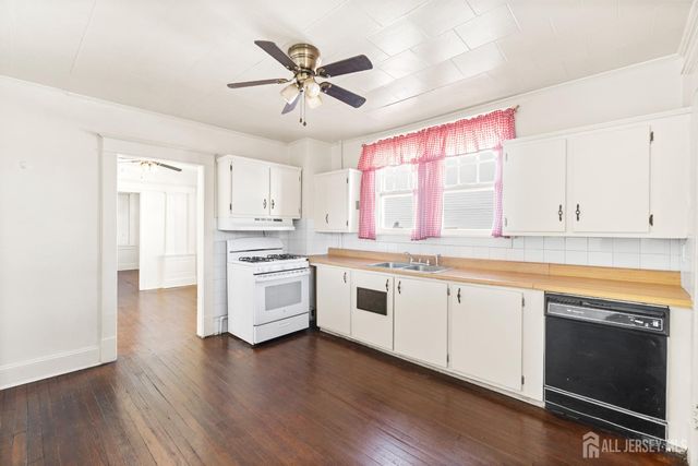 196 Strawberry Hill Avenue, Woodbridge Proper, NJ 07095