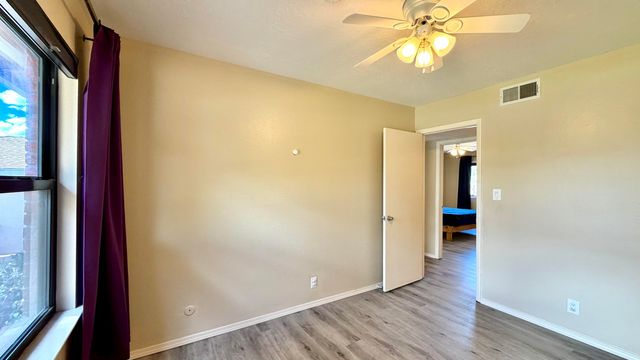10813 Hagen Road NE, Albuquerque, NM 87111